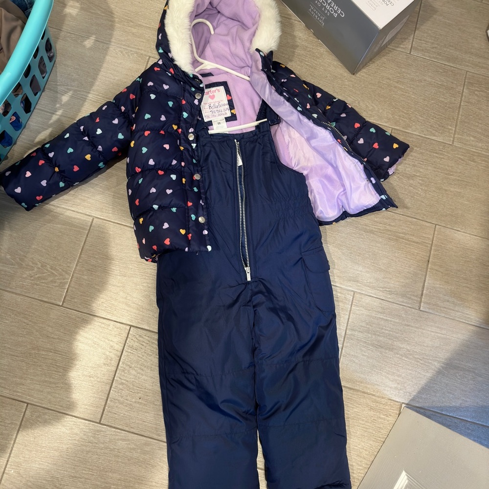 Girl snowsuit size 5T Carters brand
